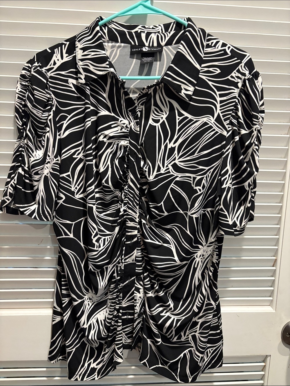 Ashley Stewart Black and White Floral Ruched Button-Down Top